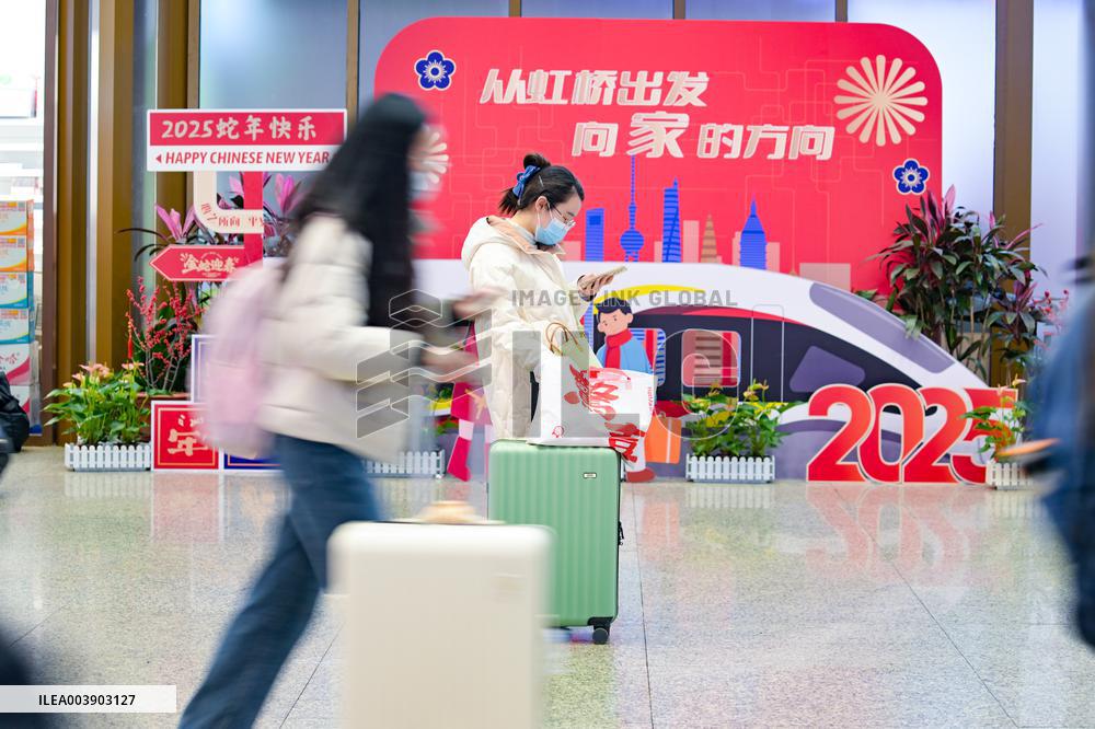 Spring Festival Travel Peak in Shanghai