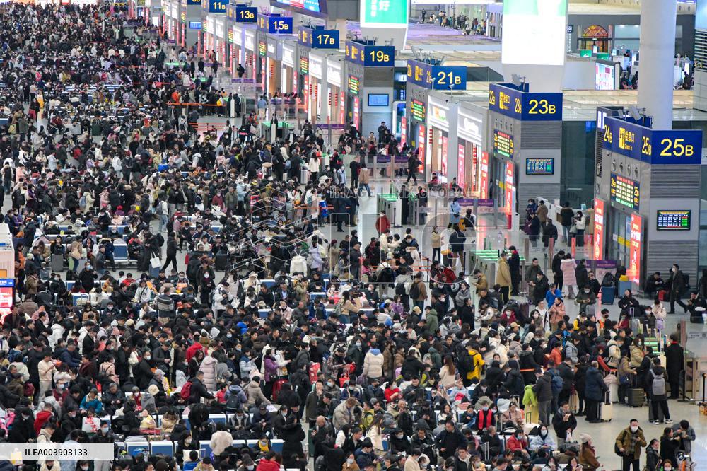 Spring Festival Travel Peak in Shanghai