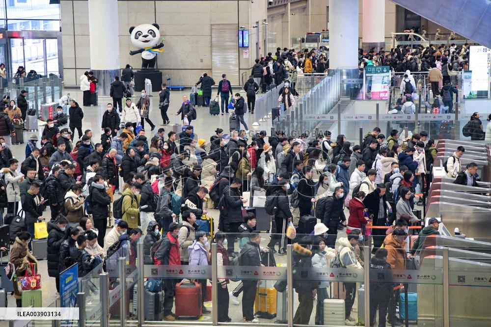 Spring Festival Travel Peak in Shanghai