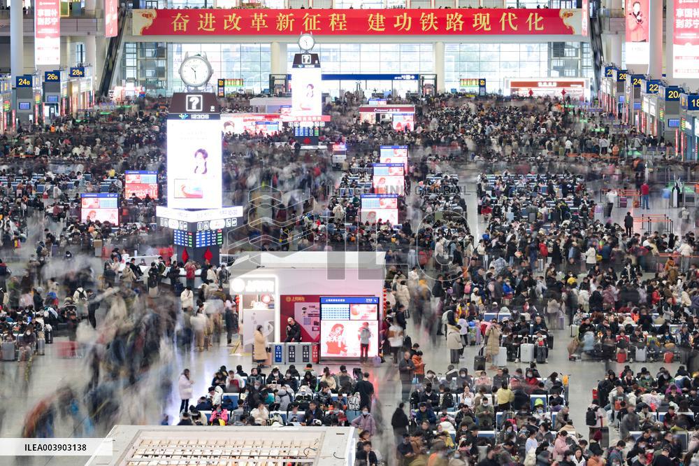 Spring Festival Travel Peak in Shanghai