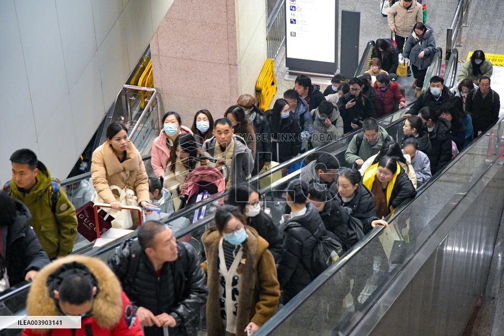 Spring Festival Travel Peak in Shanghai