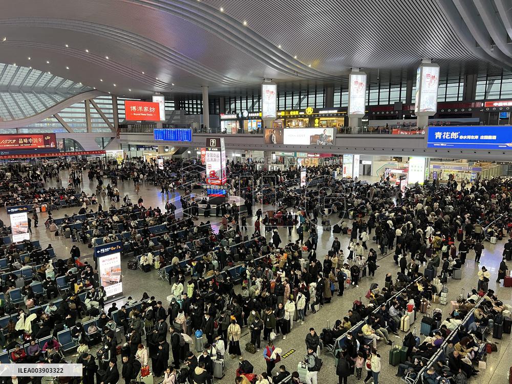 Spring Festival Travel Peak in Ningbo