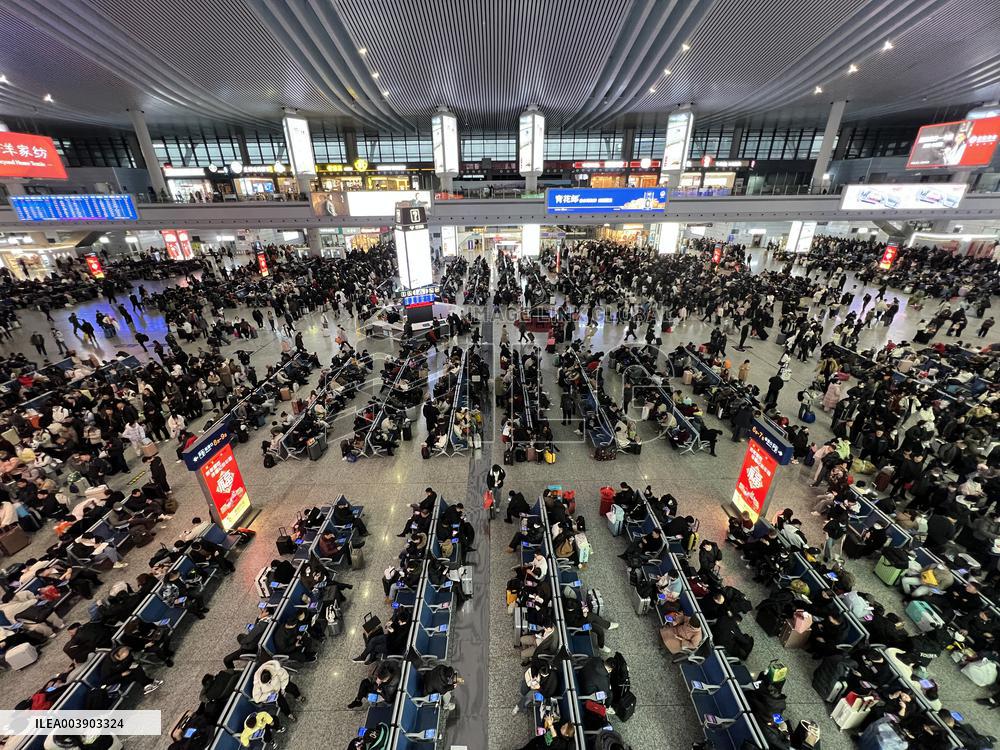 Spring Festival Travel Peak in Ningbo