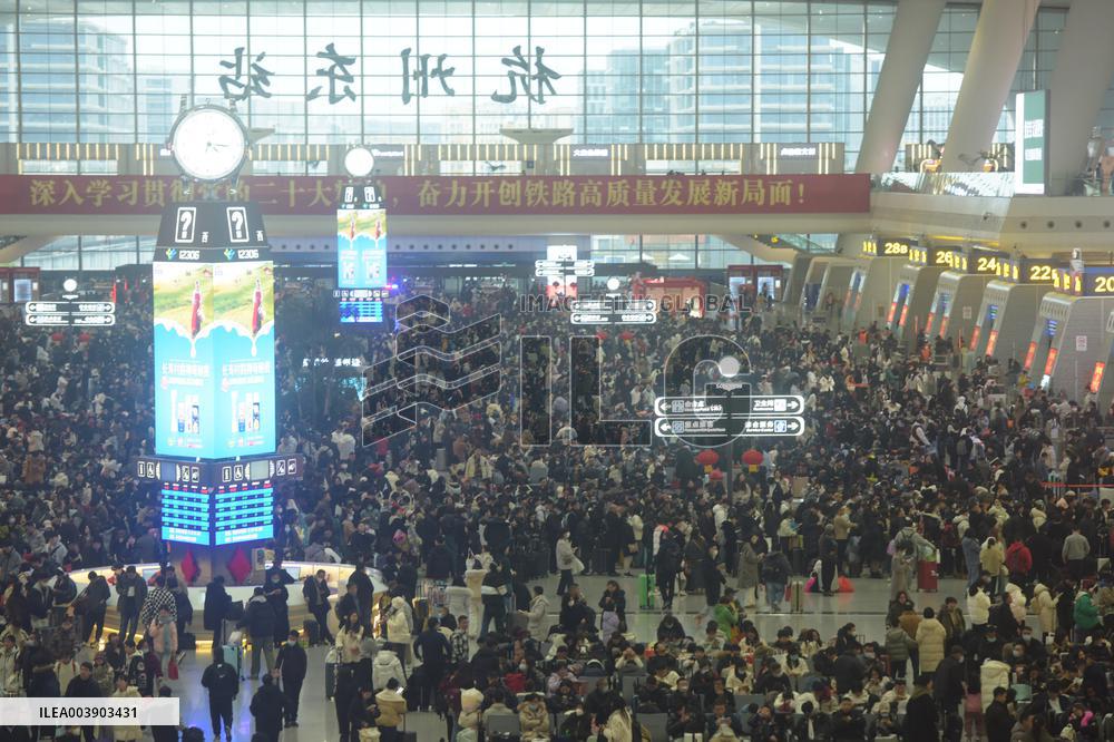 Spring Festival Railway Rush in Hangzhou