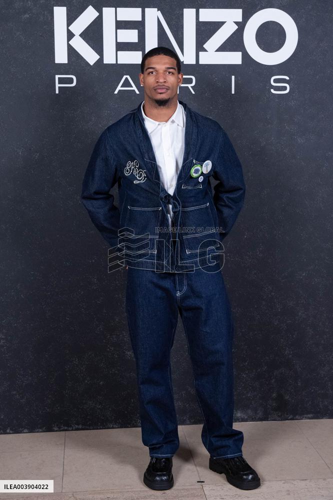 PFW Kenzo Photocall