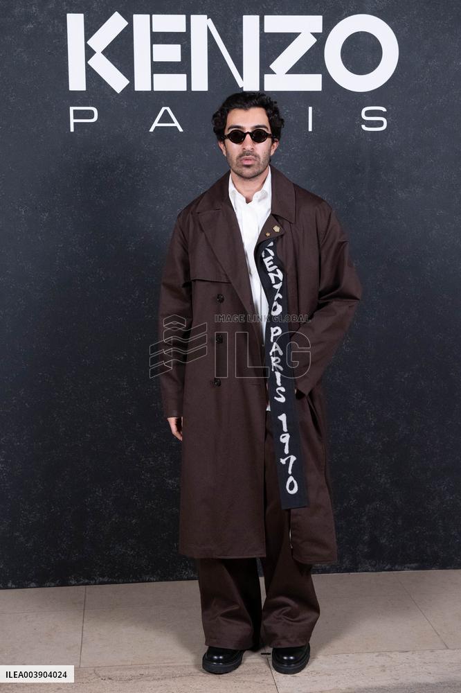 PFW Kenzo Photocall