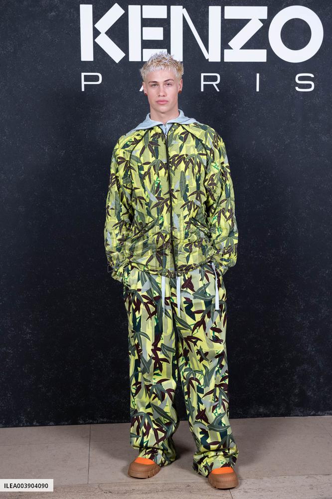 PFW Kenzo Photocall