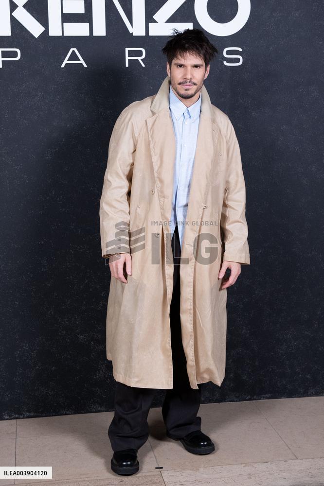 PFW Kenzo Photocall