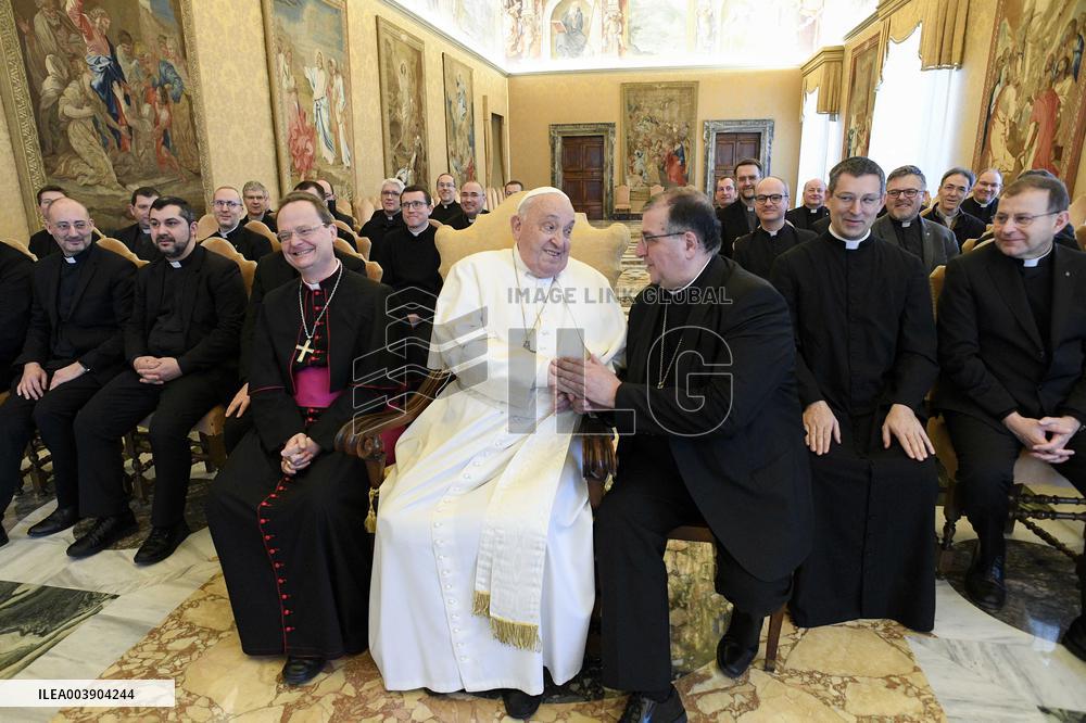 Pope Francis receives Rectors of Major Seminaries of France - Vatican