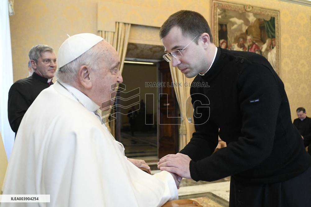 Pope Francis receives Rectors of Major Seminaries of France - Vatican