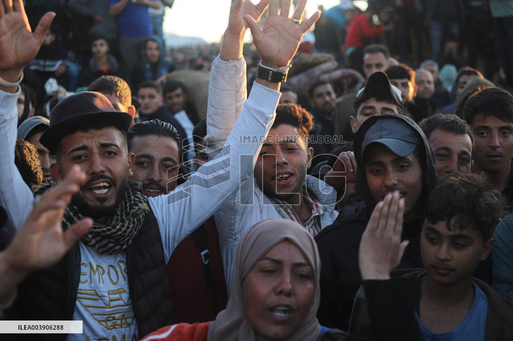 Displace Palestinians Waiting To Be Allowed To Return To Their Homes
