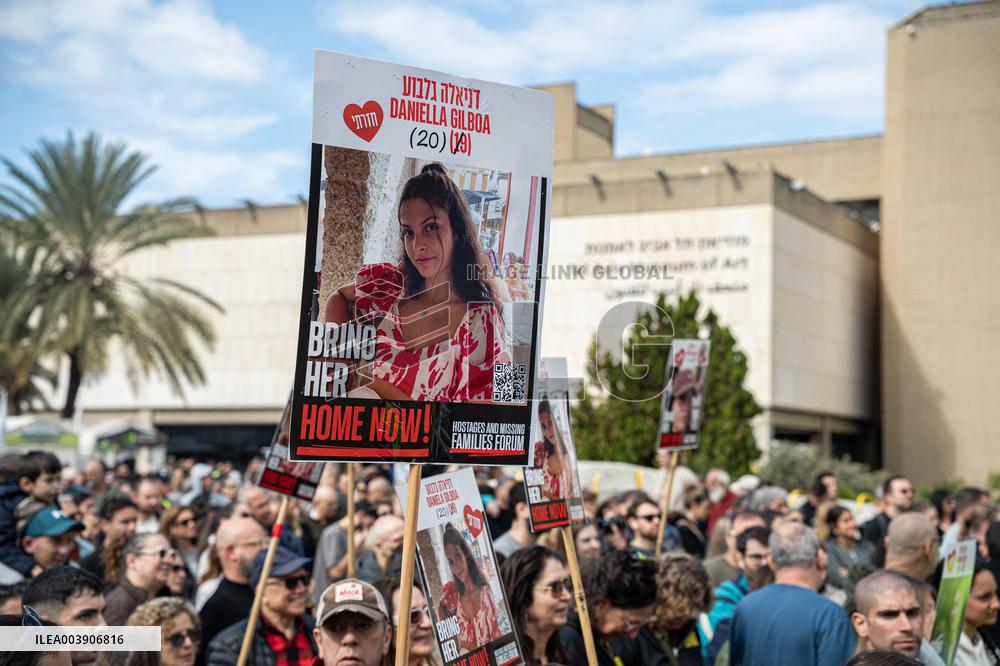 Israeli Supporters And Relatives Of Hostages Gather In Tel Aviv