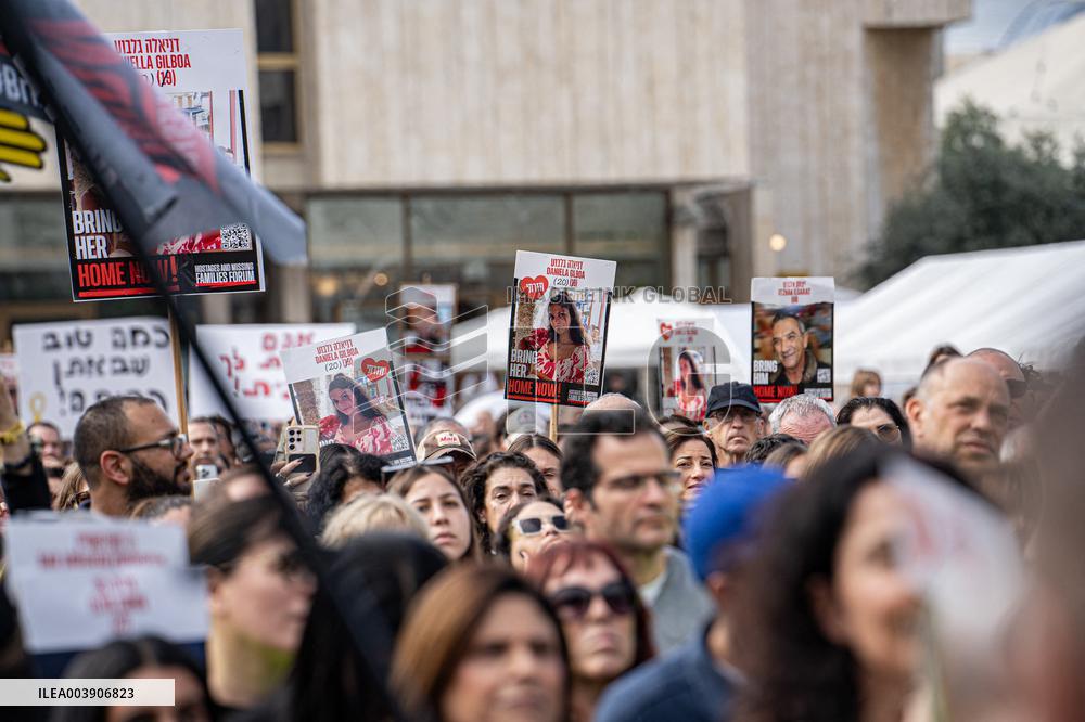 Israeli Supporters And Relatives Of Hostages Gather In Tel Aviv
