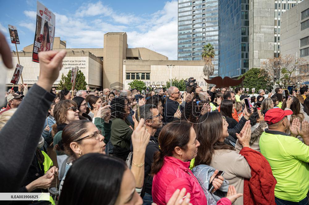 Israeli Supporters And Relatives Of Hostages Gather In Tel Aviv