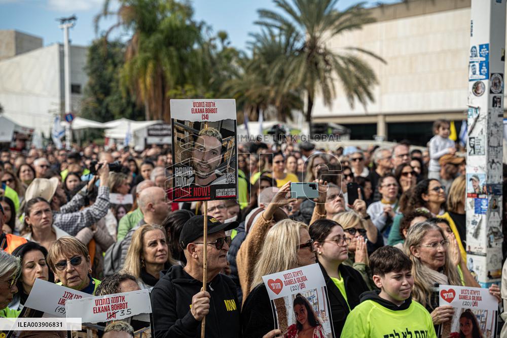 Israeli Supporters And Relatives Of Hostages Gather In Tel Aviv