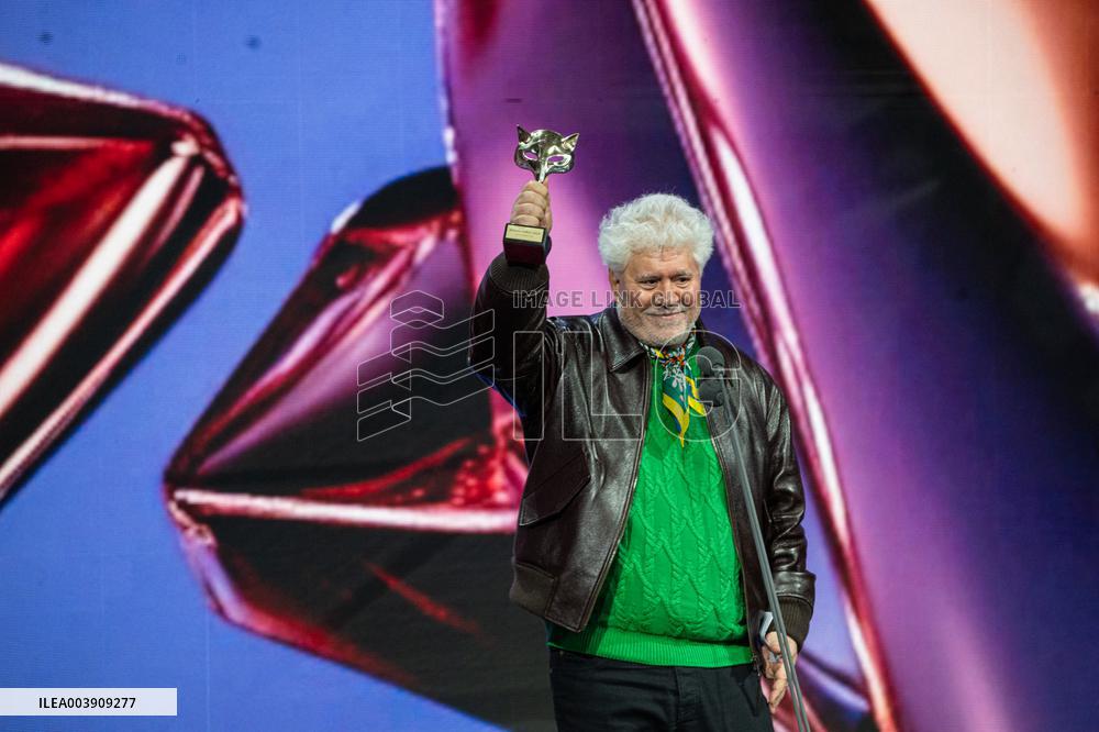 Pedro Almodovar Wins Feroz Award - Spain