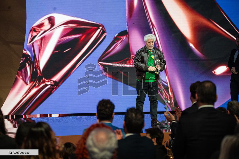 Pedro Almodovar Wins Feroz Award - Spain