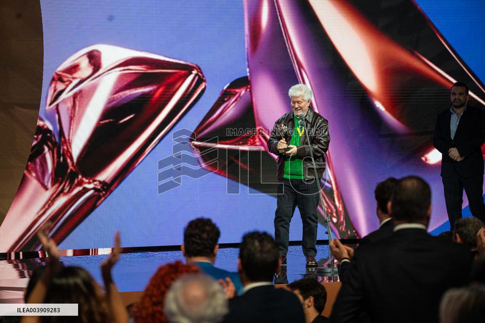 Pedro Almodovar Wins Feroz Award - Spain