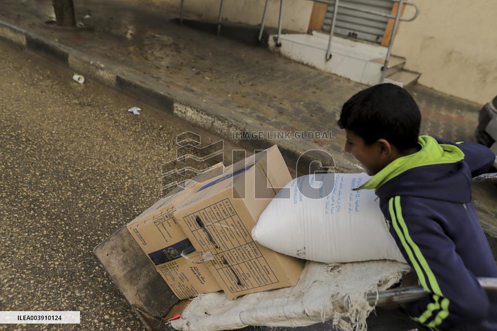 Distribution Of Humanitarian Aid In Gaza