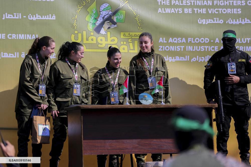 Hamas Fighters Escort Four Israeli Hostages - Gaza