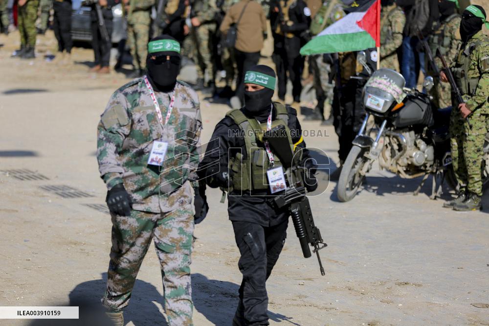 Hamas Fighters Escort Four Israeli Hostages - Gaza