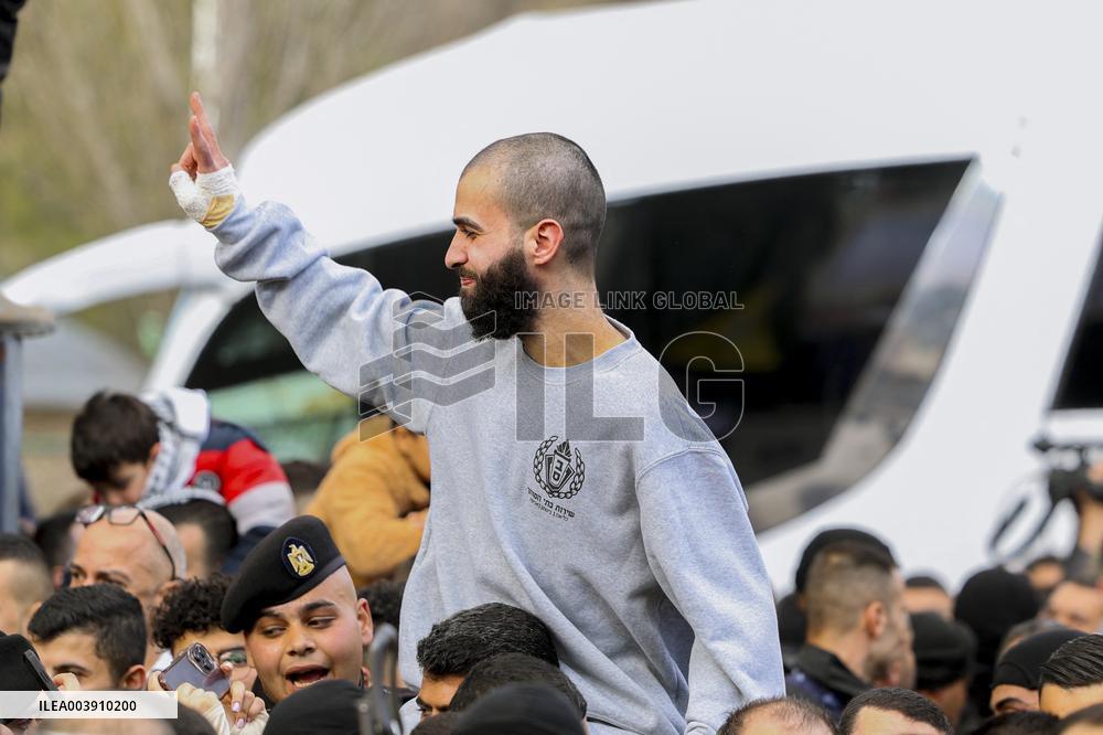 Second Batch Of Palestinian Prisoners Arrive In Ramallah