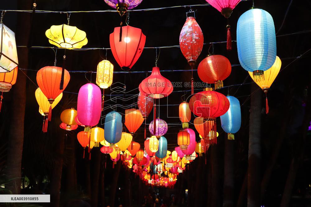 Festive Lantern Fair in Guangzhou