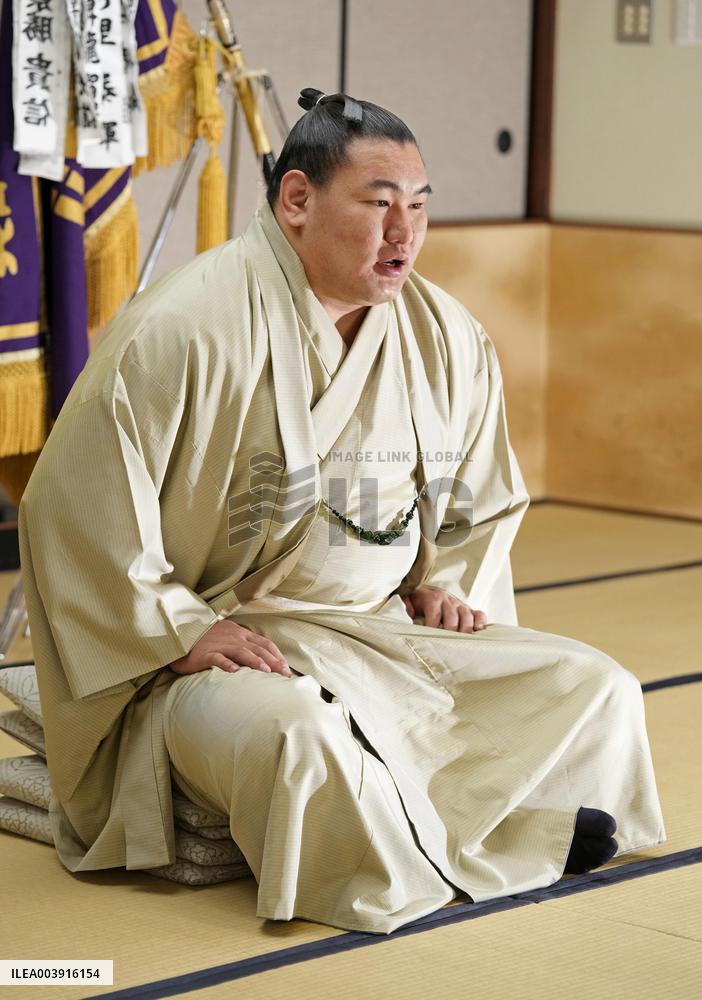 Sumo: New Year Grand Sumo Tournament