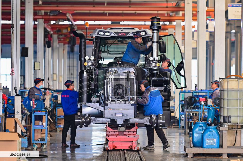 A Ample Power Tactor Manufacturing Company in Qingzhou