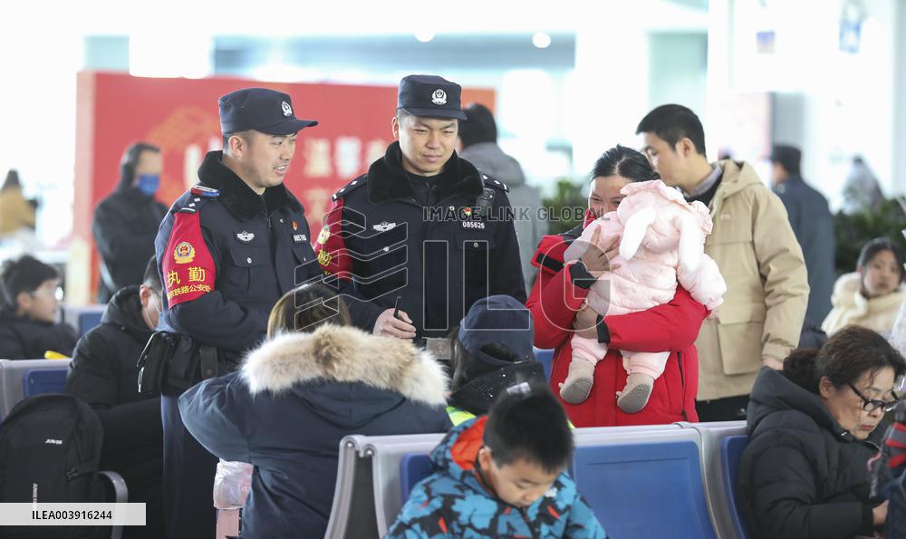 Spring Festival Return Peak in Huai'an