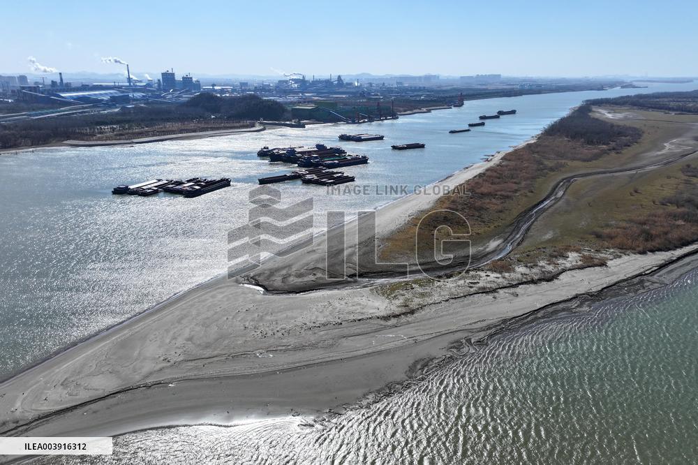 Yangtze River Water Level Drop