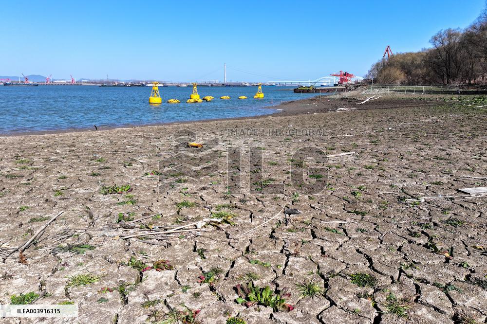 Yangtze River Water Level Drop