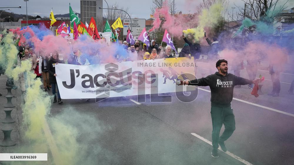 Demonstration in Irun against European migration policies