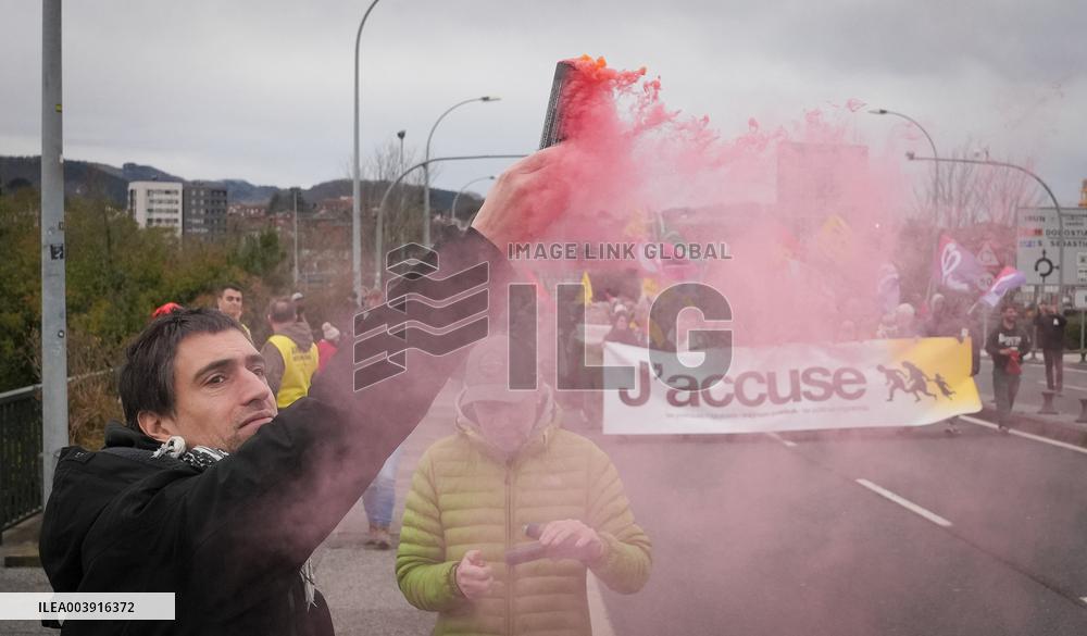 Demonstration in Irun against European migration policies