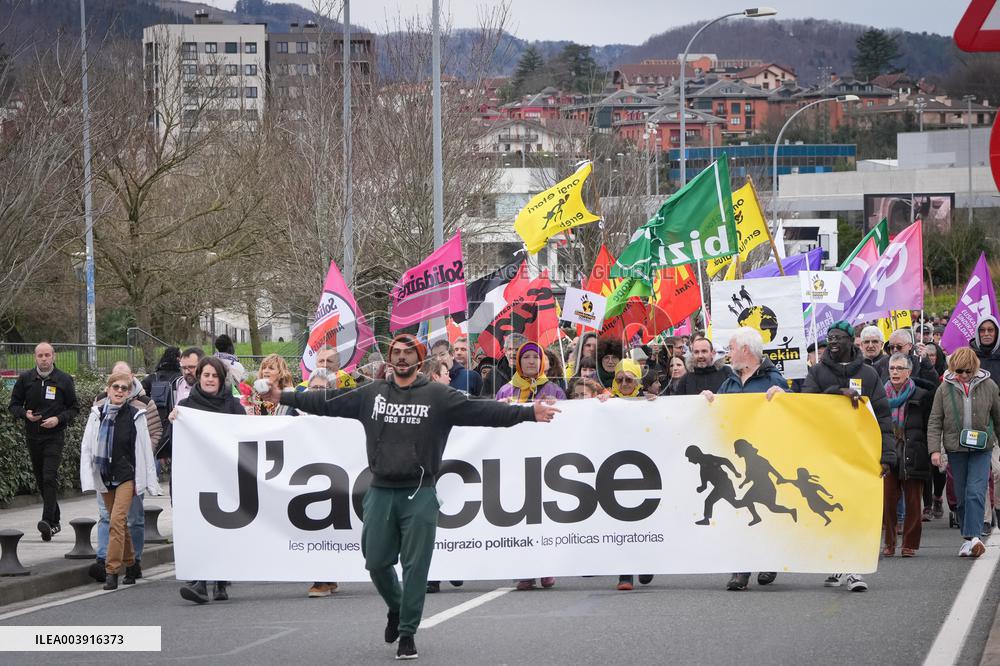 Demonstration in Irun against European migration policies