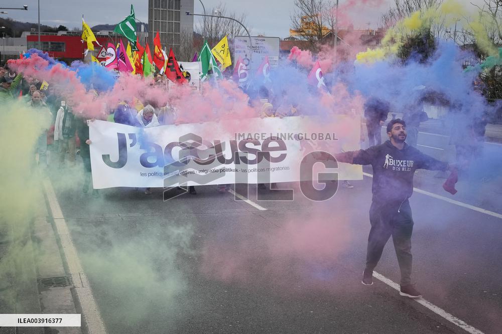 Demonstration in Irun against European migration policies