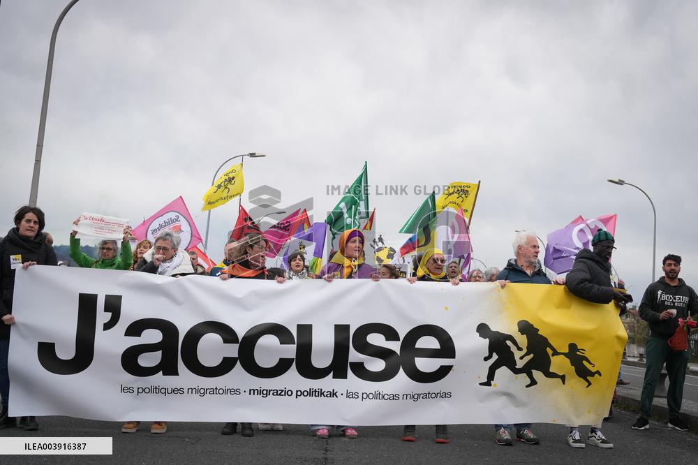 Demonstration in Irun against European migration policies