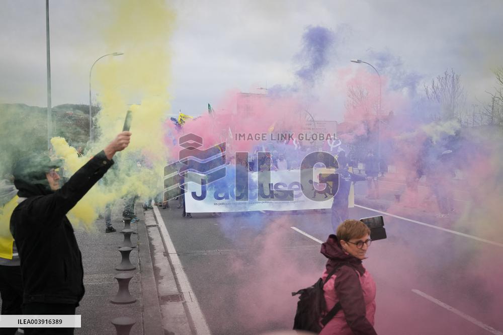 Demonstration in Irun against European migration policies