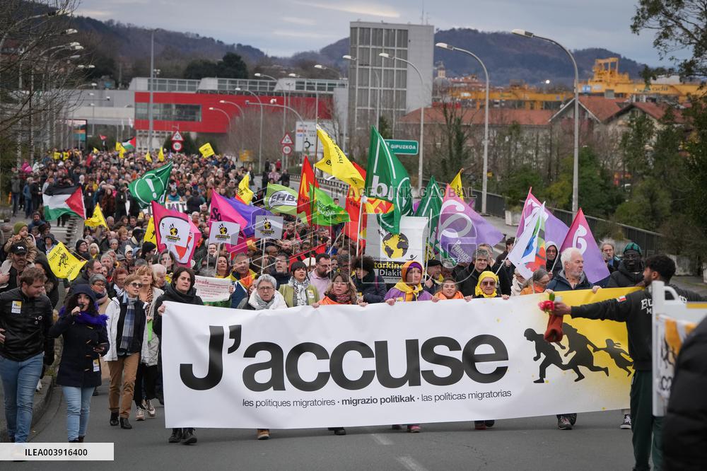 Demonstration in Irun against European migration policies