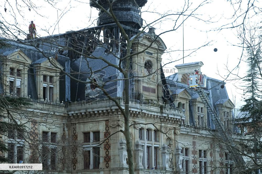 Fire at Paris 12th Arrondissement Town Hall