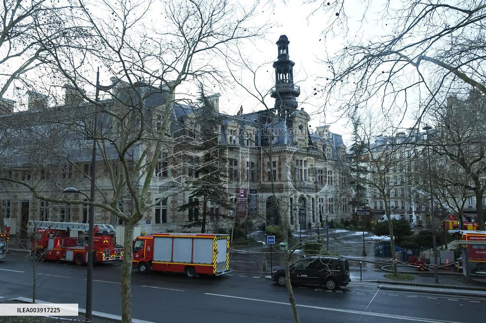 Fire at Paris 12th Arrondissement Town Hall