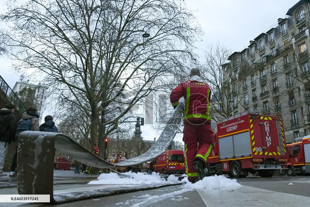 Fire at Paris 12th Arrondissement Town Hall
