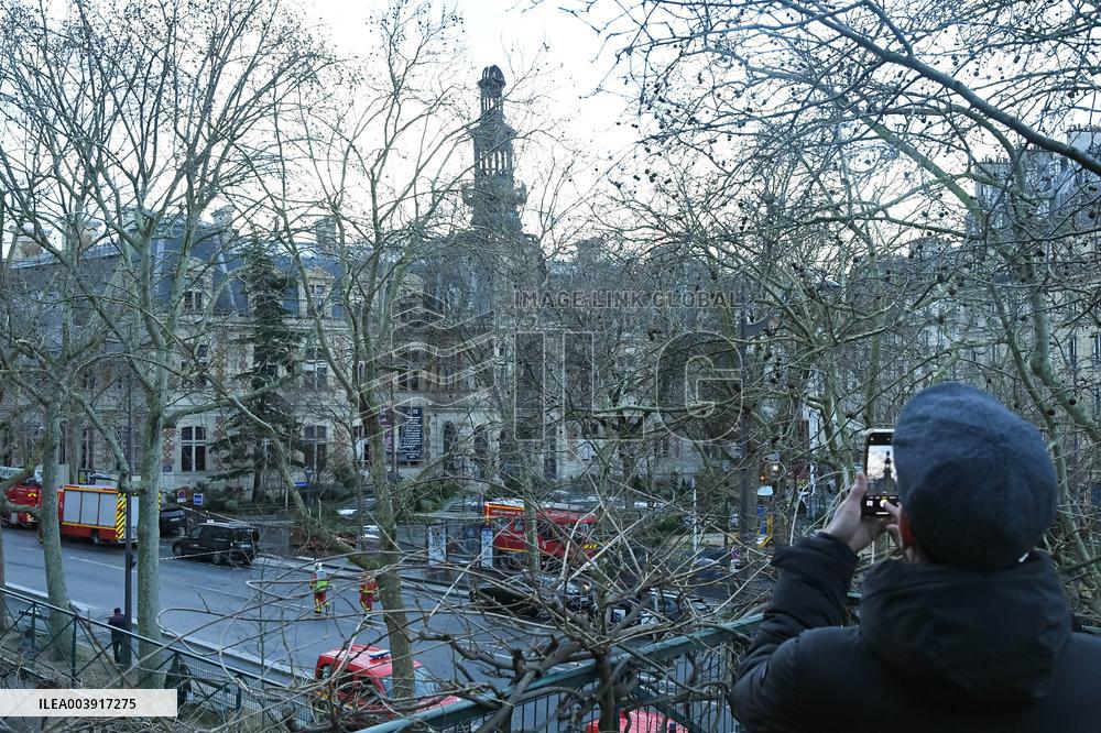 Fire at Paris 12th Arrondissement Town Hall