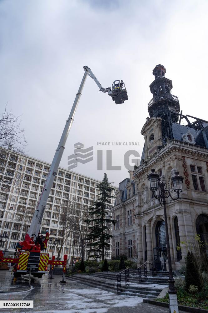 City Town Hall of the 12th arrondissement caught fire - Paris AJ