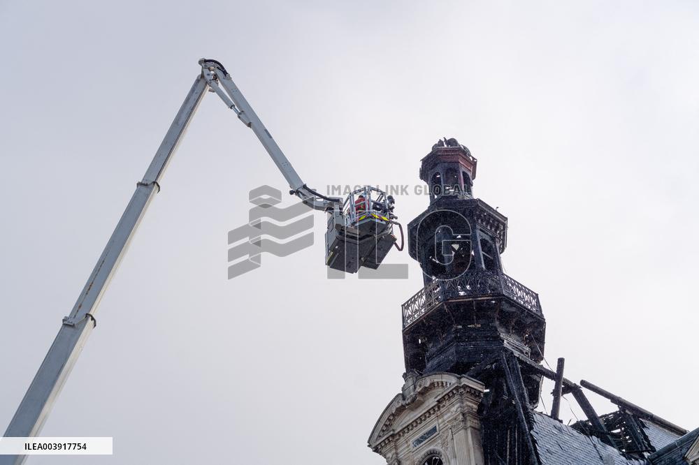 City Town Hall of the 12th arrondissement caught fire - Paris AJ