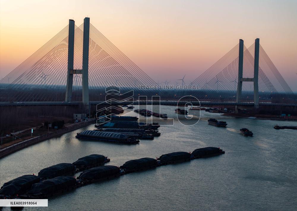 Beijing-hangzhou Canal Spring Festival Travel Rush