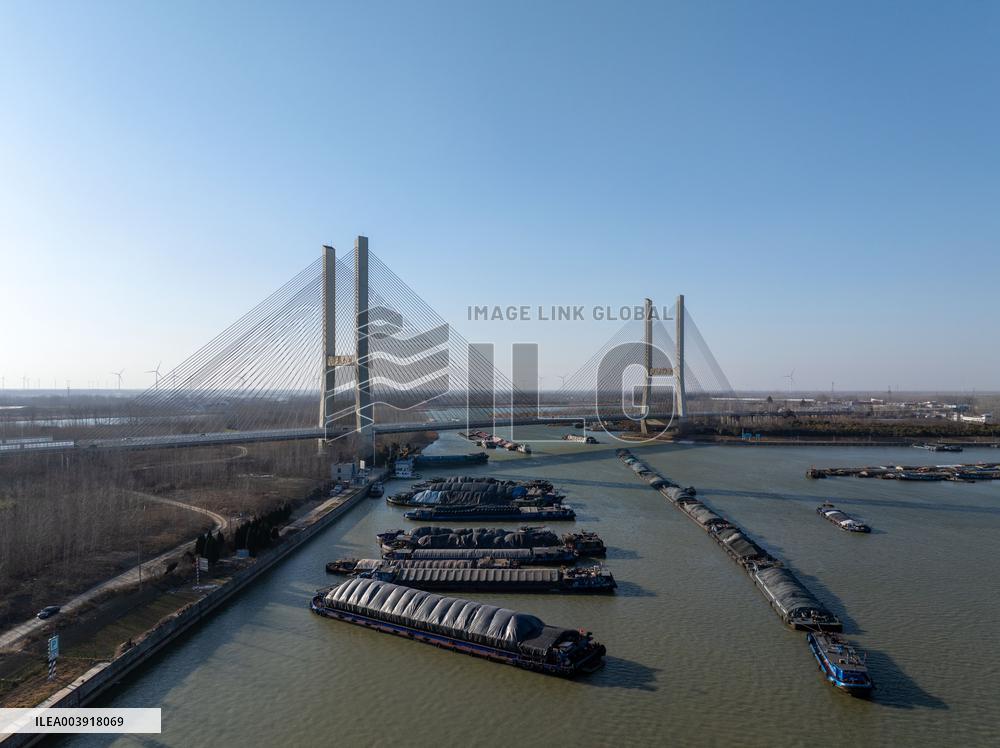 Beijing-hangzhou Canal Spring Festival Travel Rush