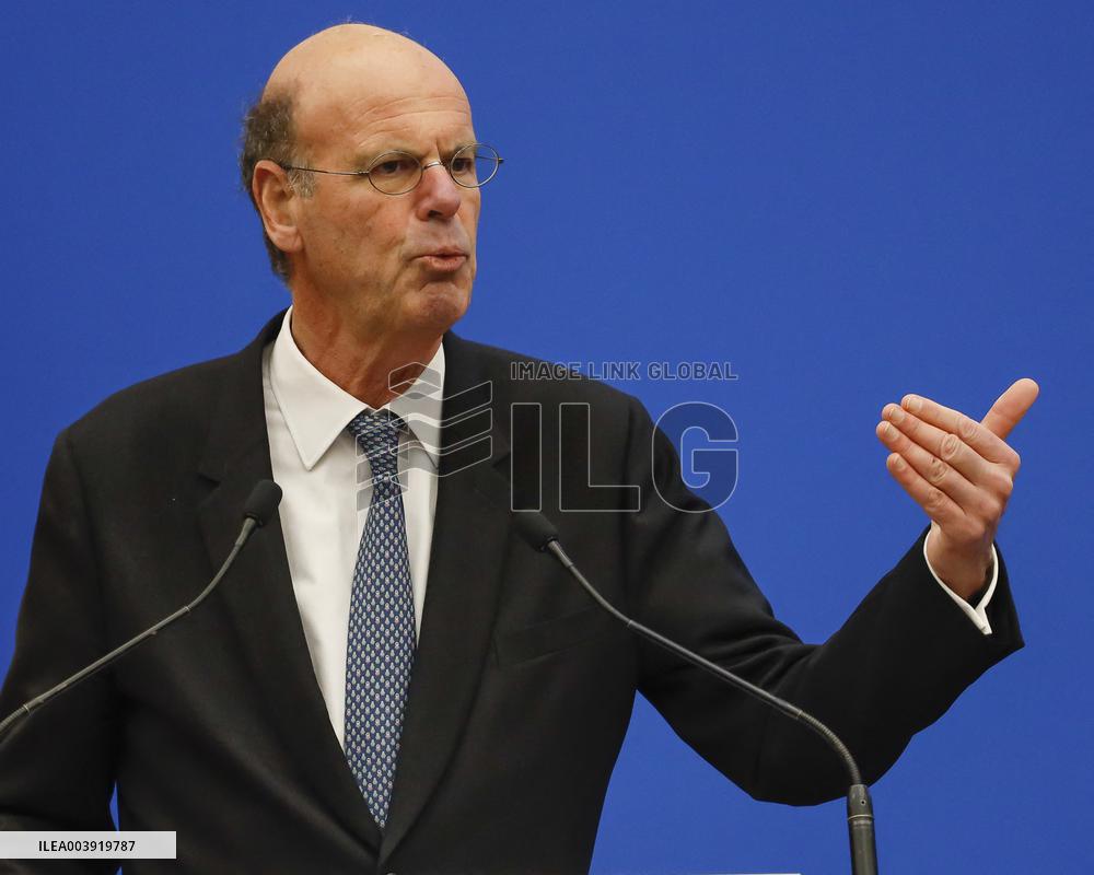 Eric Lombard at The Report on Economic Issues - Paris