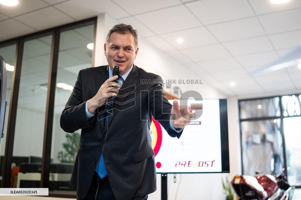 Philippe Tabarot visits the company Transport Prevost - Mitry Mory AJ