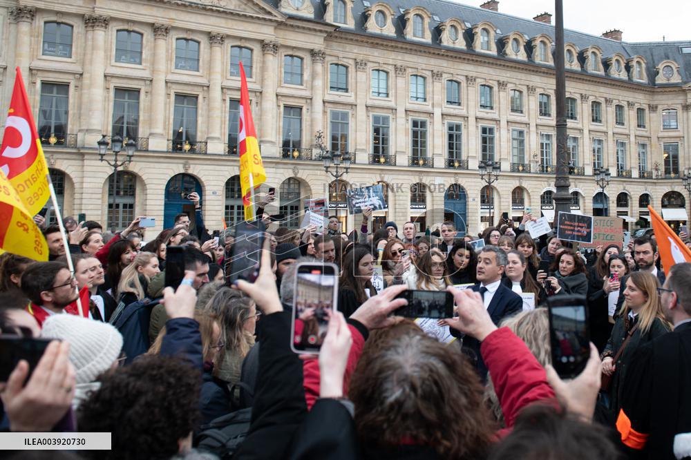 Gerald Darmanin talks to court clerks protesting at Place Vendome - Paris
